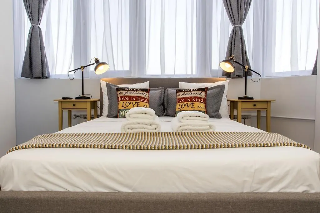 Studio L By Mrg Apartments 부쿠레슈티