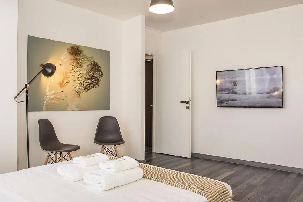 Studio L By Mrg Apartments 부쿠레슈티